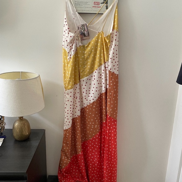 🌞NWT Molly Green Floral Dress - Picture 3 of 3